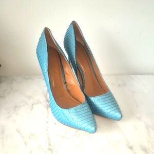 RACHEL Rachel Roy Sneakskin Blue Heels. Size 10